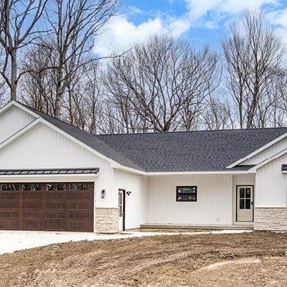 Mitten Made 9841 BEECH TREE LN